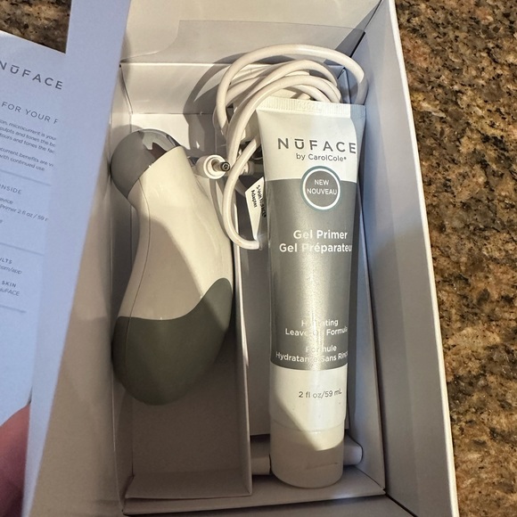 Mini Facial Toning Device - Picture 4 of 6